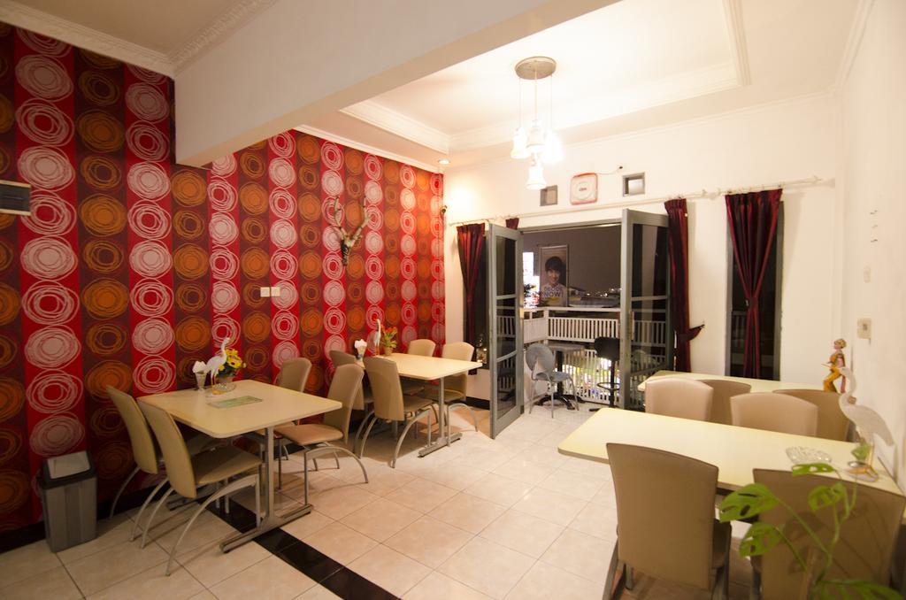 Guest House Salon Fora Gegerkalong Setiabudhi Bandung Exteriér fotografie