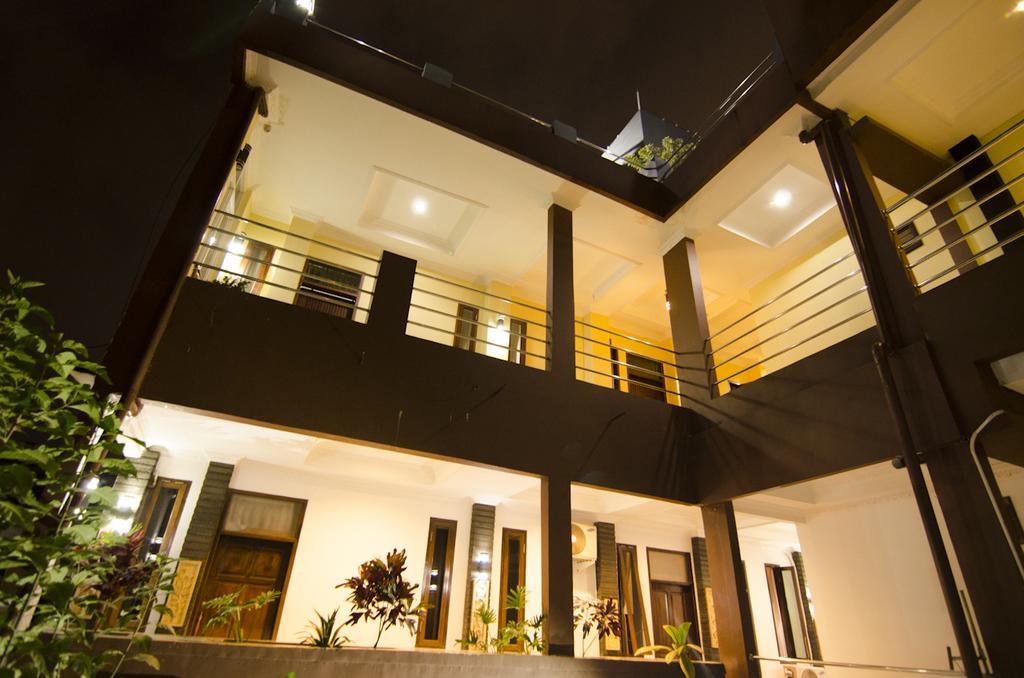 Guest House Salon Fora Gegerkalong Setiabudhi Bandung Exteriér fotografie