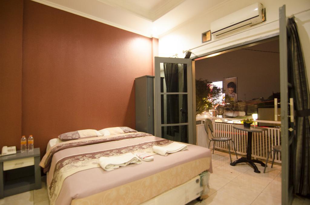 Guest House Salon Fora Gegerkalong Setiabudhi Bandung Exteriér fotografie